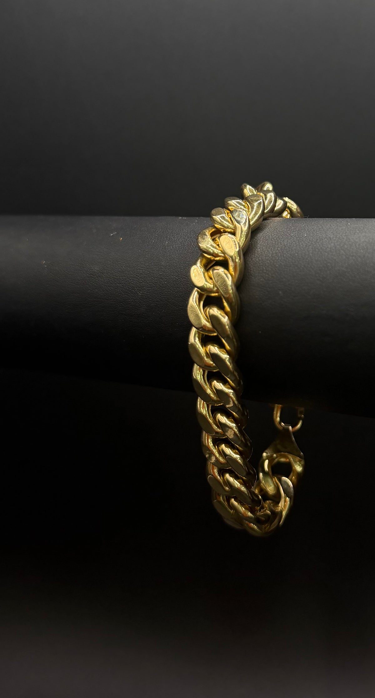 Cuban link bracelet 10K Gold